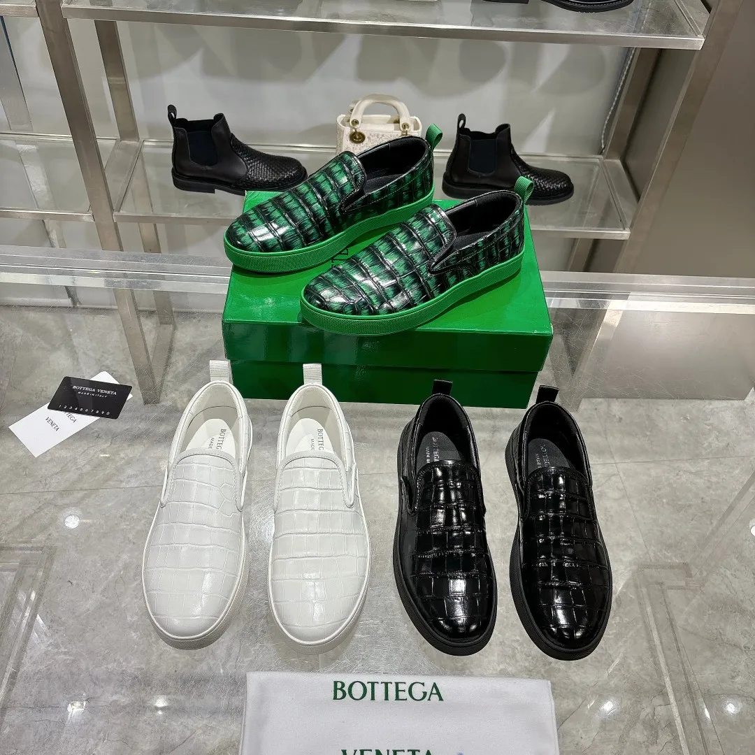 [BV] Top P: 720💰 Couple style, Size: Female 35-39, Male 39--44 (Female 40. Male 38. 45, non-refundable) Bottega Veneta 2025 new model, the highest version in the counter, Bottega Veneta counter synchronization style! Round toe braided slip-on shoes! Imported cowhide leather surface, original molded outsole! 1:1 replica! !
